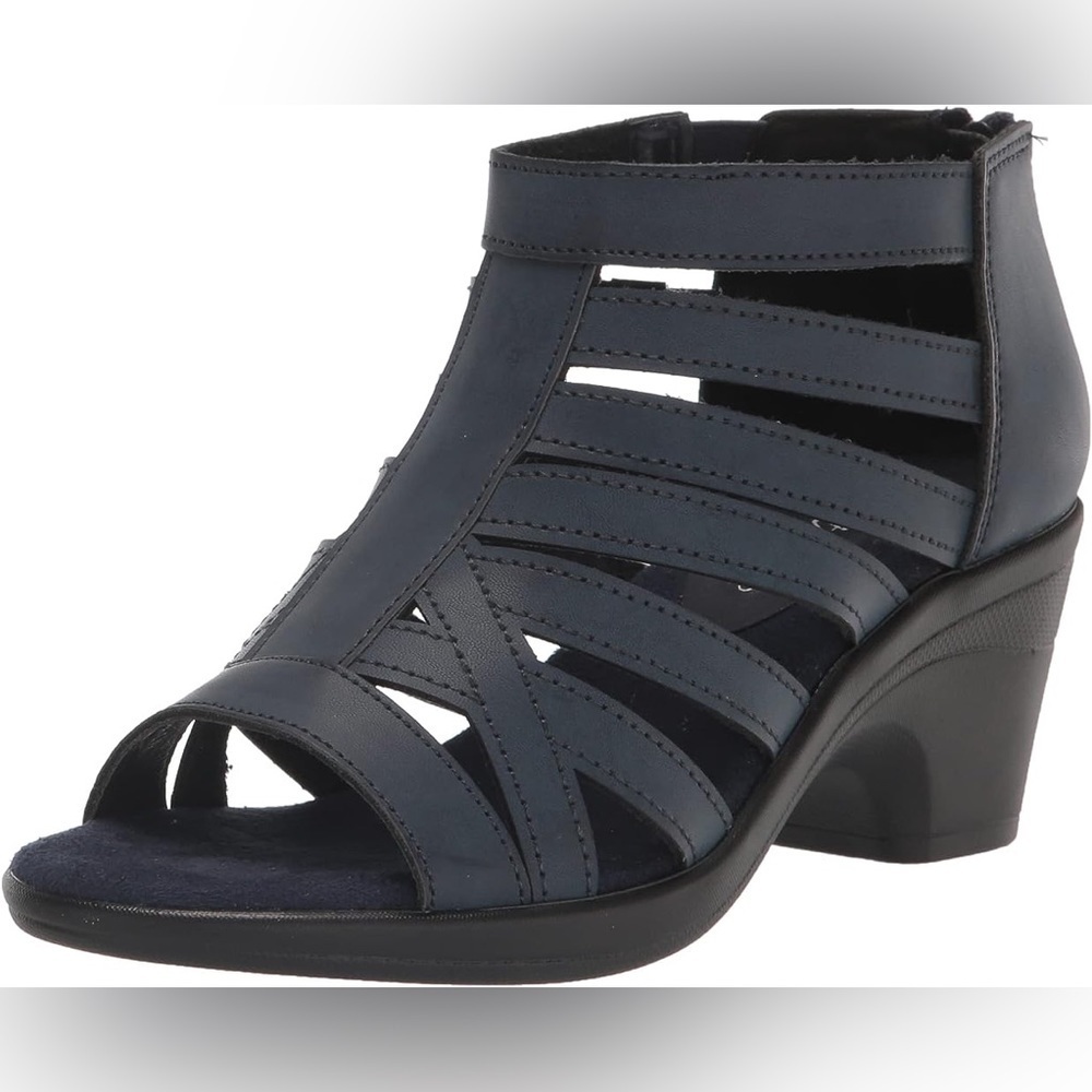 Easy Street Women's Region Heeled Sandal